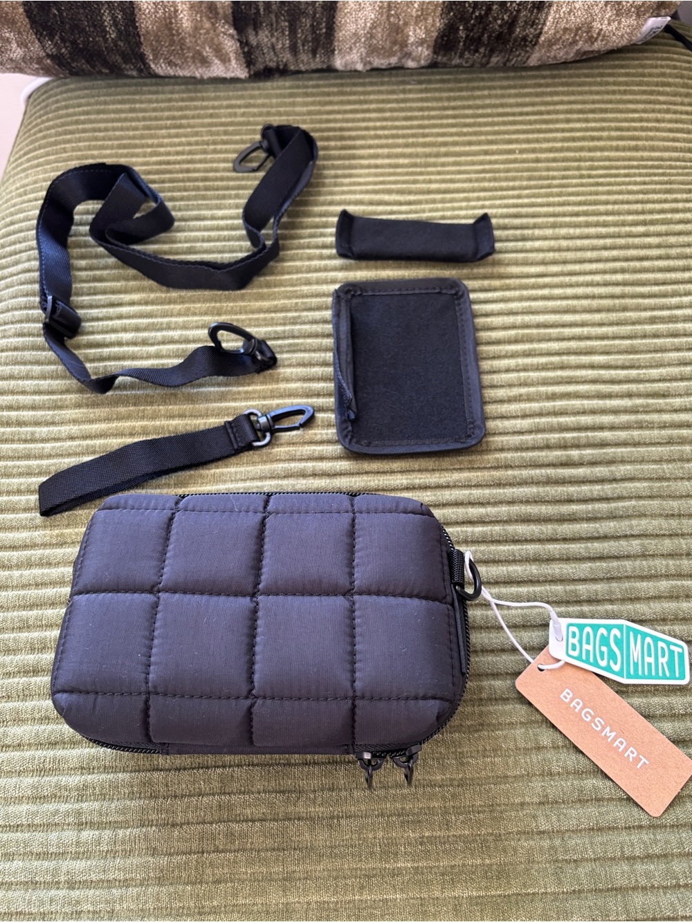 NWT BAGSMART Small Puffy Digital Camera Bag | Black Water-Repellent Case